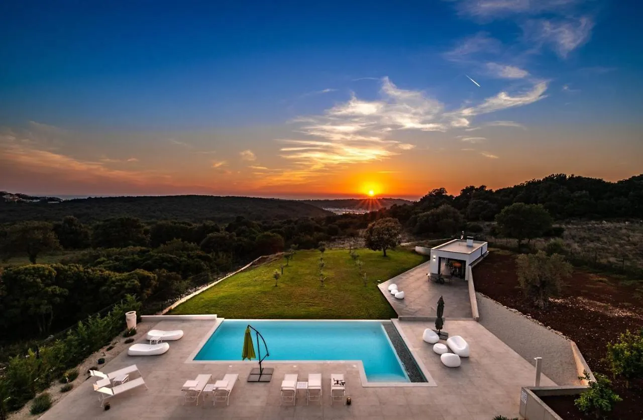 Luxury Villa Deluxe Pula With Private Pool In Pula - Istria